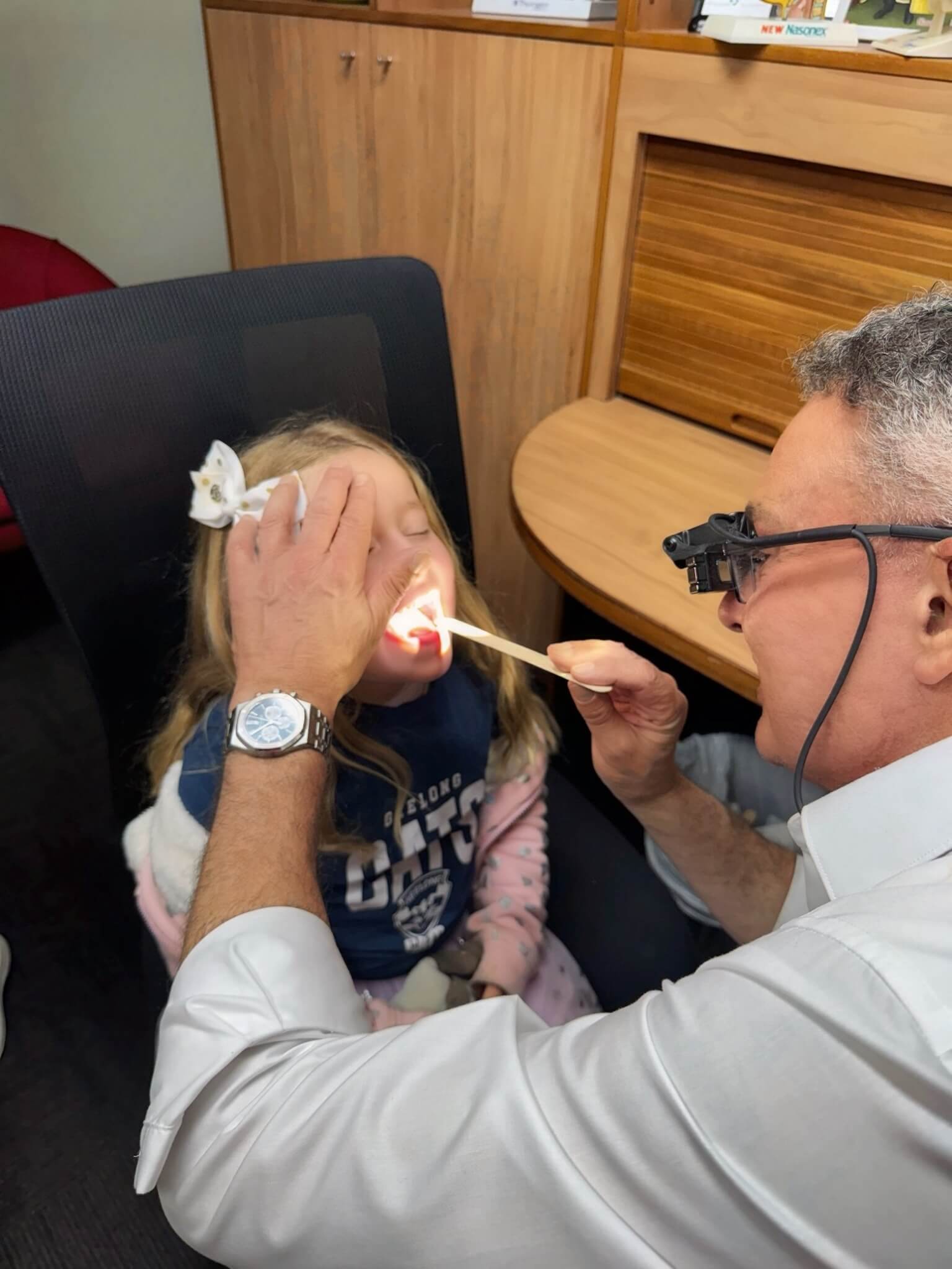 Dr Simon Braham Throat Check Up - MENT